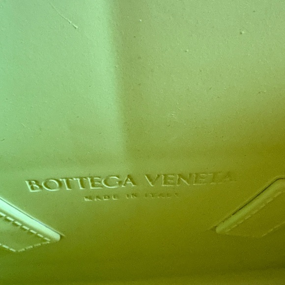 Bottega Veneta NWOT Intrecciato Acro Mini Lime Green Rubber Satchel Tote Bag - Picture 6 of 7
